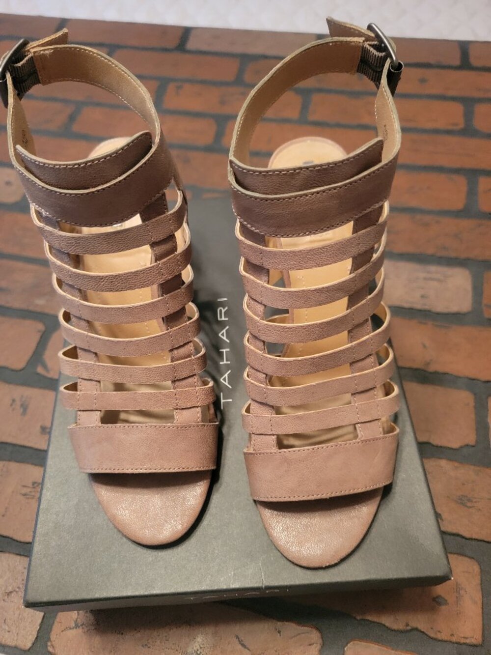 TAHARI Avid Sandal, Mushroom, Size 10 Strappy Leather Block Heel Ankle Buckle